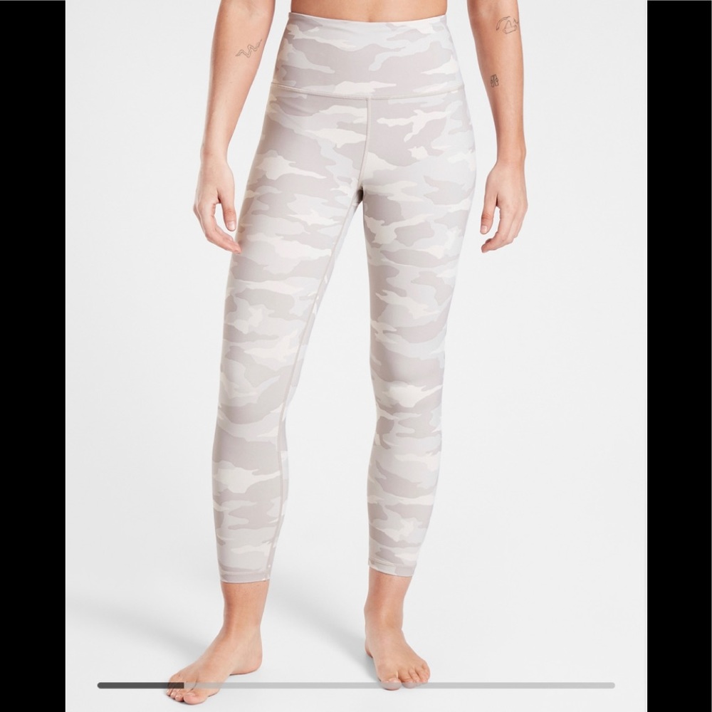 Athleta Elation Camo 7/8 Tight size 4